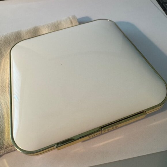 Tom Ford Soleil Contouring Compact - The Afternooner - Picture 3 of 4